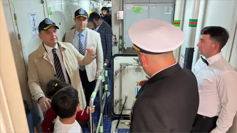 Fethiye Kaymakamı Fatih Akkaya, TCG Kaş gemisini ziyaret etti