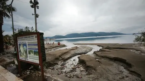 Dalaman'da Şiddetli Yağış Akkaya Sahili'ni Haritadan Sildi