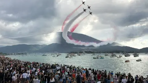 Türk Yıldızları Fethiye’de Gökyüzünü Renklendirdi