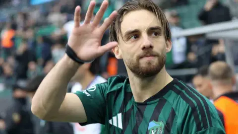 Kocaelispor-Rizespor maçında ilk 15 dakika golsüz geçildi