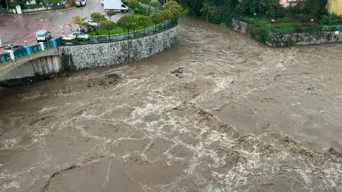 Salıpazarı'nda Sağanak Alarmı: Terme Çayı Yükseliyor