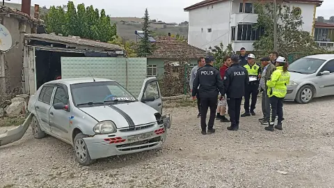 Havza'da Kavşak Kazası: Anne ve Çocuğu Yaralandı