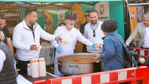 Kocasinan Başkanı Çolakbayrakdar, Kayseri'nin lezzetlerini tanıttı