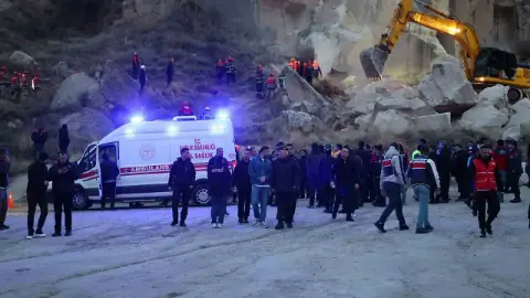 Kapadokya'da çöken peribacasının enkazında bir kişinin daha cansız bedenine ulaşıldı! Can kaybı 3'e çıktı