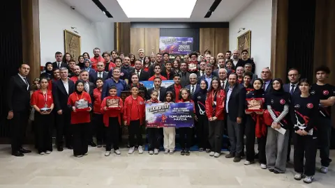 Vali Çiçek’ten başarılı öğrenci ve öğretmenlere tebrik