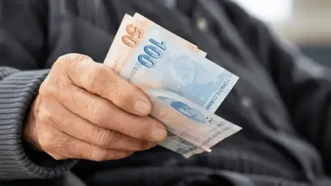 Kademeli emeklilik için kritik süreç! 1999 sonrası sigortalıları ne bekliyor?