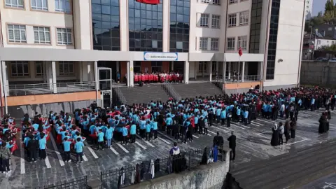 Sivas'ta 850 Öğrenciden Cumhuriyet Bayramı'na Dev Koreografi