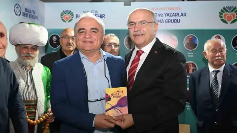 Malatya Kitap Fuarı yazar ve ziyaretçilerden tam not aldı