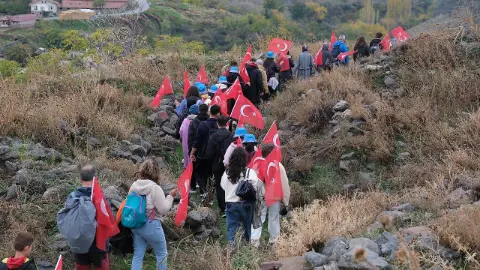 Konya Sille’de bayraklarla Cumhuriyet yürüyüşü gerçekleştirildi