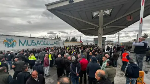 TIR şoförleri sınır kapısında Schengen vizesi için eylem yaptı