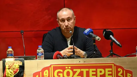 Göztepe teknik direktörü kimdir? Stanimir Stoilov kaç yaşında, nereli? İşte kariyeri ve çalıştırdığı takımlar