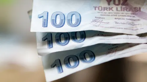 Memur emeklilerinin gözü Meclis’te! İşte seyyanen zam teklifinin detayları