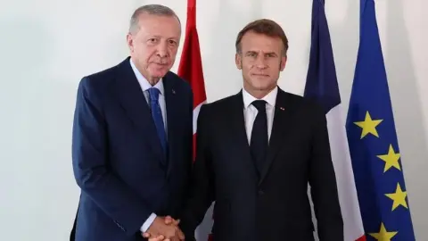 Cumhurbaşkanı Erdoğan, Fransa Cumhurbaşkanı Macron ile telefonda görüştü