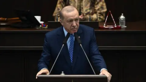 Kritik açıklamalar peş peşe geldi, hesap değişti! İşte emekli maaşında yeni zam senaryoları