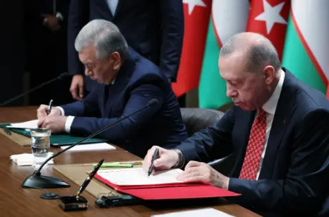 Türkiye ile Özbekistan arasında 5 anlaşma imzalandı
