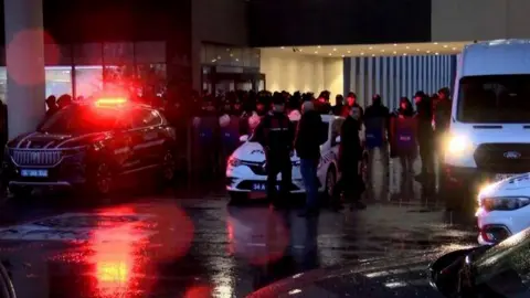 İstanbul Bakırköy Belediyesi soruşturmasında 40 tutuklama talebi