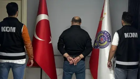 Kırmızı bülten operasyonu: Aranan hükümlü yakalandı