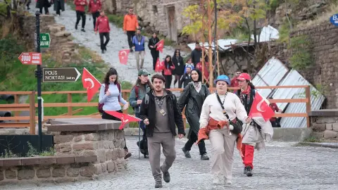 Konya'da 190 kişi Cumhuriyet coşkusunu doğayla buluşturdu!
