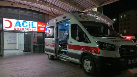 Yemek sofrasında evlat dehşeti: Babasını bıçakla öldürdü