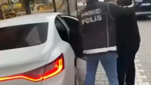 Ankara merkezli TOKİ dolandırıcılığı operasyonu: 6 tutuklama