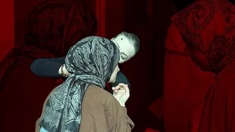 KPSS'de dikkat çeken anlar! Sınavın başlamasına 1 dakika kala fark edildi: Çıkarmayı unutup geldi, görevliler yardım etti