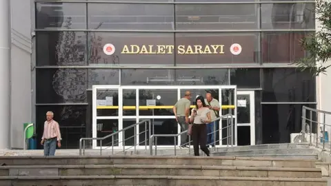 İşçilerin kaldığı konteyneri ataşe veren 2 sanığın cezası belli oldu
