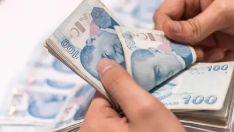 Emeklilere refah payı düzenlemesi... 65 yaş üstü emekliler için farklı destekler gündemde