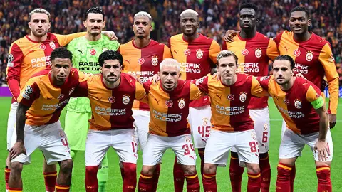 Galatasaraylı futbolcu resmen bıraktı!'Aileme zaman ayırmak istiyorum!