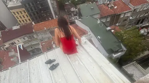 Şişli'de Kazak kadının sır ölümü: Son fotoğrafı ortaya çıktı |'Burada oturacağım, sen uyu