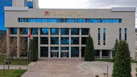 Üniversite öğrencilerine müjdeli karar: Disiplin cezalarının sicilden silinmesinin önü açıldı