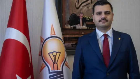 AK Partili İnan’dan 29 Ekim’de yeni Anayasa çağrısı: 29 Ekim’in iradesine 12 Eylül’ün gölgesi yakışmaz