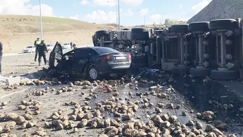 Peş peşe feci kaza: Ankara'da 3, Ağrı'da 4 ölü