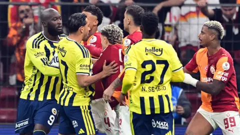 Derbi gergin başladı! Abdülkerim ve Lukaku
