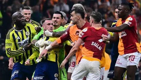 Derbide utandıran görüntüler!