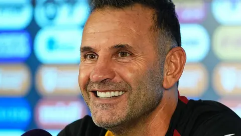 Galatasaray-Fenerbahçe derbisi sonrası Okan Buruk konuştu!'Mutsuz olan olabiliyor