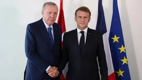 Cumhurbaşkanı Erdoğan, Fransa Cumhurbaşkanı Macron ile telefonda görüştü