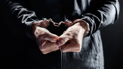 İstanbul'da'Kara para aklama' soruşturması: 8 şüpheli gözaltına alındı