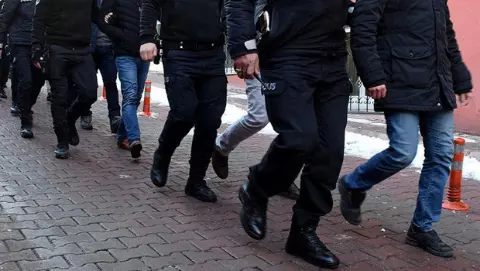 Şanlıurfa dahil 16 ilde operasyon: 55 şüpheli tutuklandı