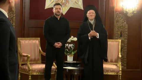 Zelenskiy Fener Rum Ortodoks Patrikhanesi'ni ziyaret etti