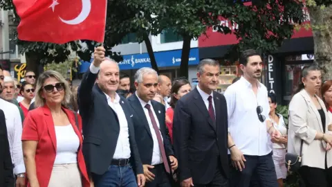 YENİ Parti İzmit’ten Cumhuriyet yürüyüşü çağrısı