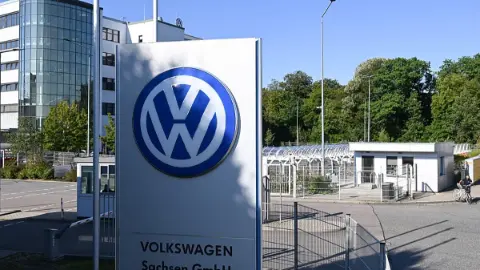 Volkswagen, Çinli rakiplerin baskısıyla 5,8 milyar € zarar açıkladı