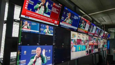 RTÜK'ten Sözcü TV ve KOZA TV'ye para cezası: Ağırel'in tutuklanması ve fon yayını