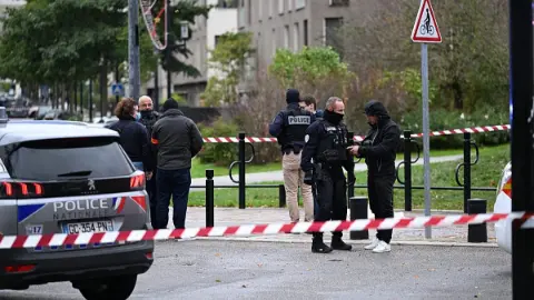 Fransa’daki ırkçı saldırının şüphelisinin evinden'Kavgam,' İncil ve Kur’an çıktı