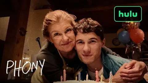 Phony': Bir gencin annesiyle ilgili şüphesi nasıl gizeme dönüşüyor?