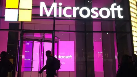 Microsoft, yaklaşık 60 bin çalışana gönüllü ayrılma paketi sunuyor