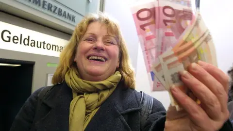 Geçim krizi: Avrupa’da rahat yaşamak için ne kadar net gelir gerekli?