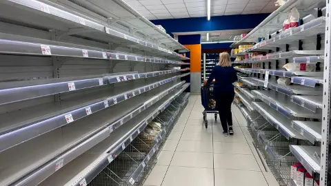 Tır şoförü grevi market raflarını boşalttı: Çareyi yerel alışverişte buldum