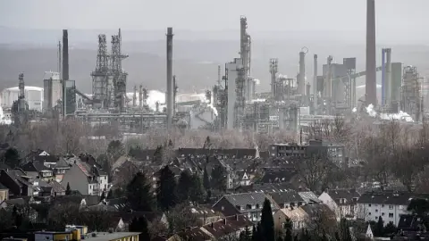 AB: Enerji şoklarına karşı Avrupa’da rafineri kapasitesi artmalı