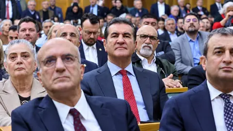 YENİ Parti'den Sarıgül açıklaması:'Şu an bir ilişkimiz bulunmamaktadır