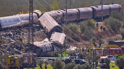 İspanya'daki tren faciası: Çarpışmadan önceki 17 dakikada neler yaşandı?